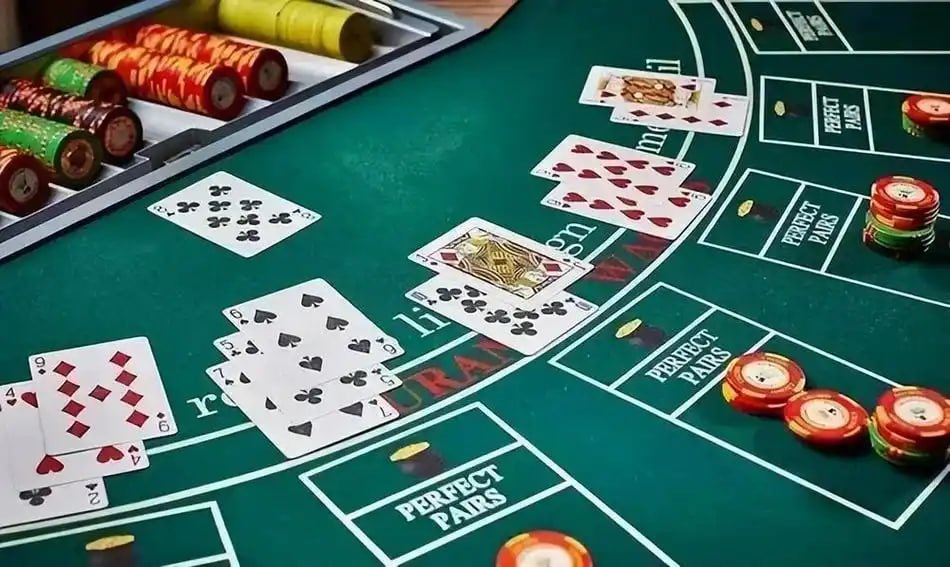 Màn hình hiển thị trang cá cược trực tuyến tại 13wi với nhiều danh mục thể thao và casino